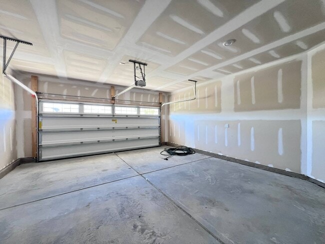 Building Photo - 360 Canyon Gap Wy