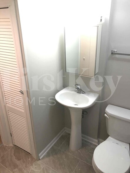 Building Photo - ON132 Cottonwood Dr