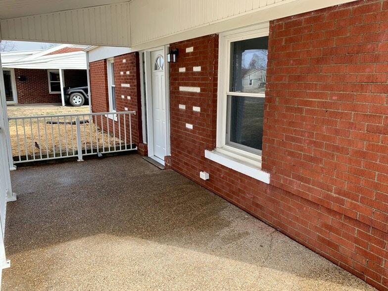 Building Photo - 112 Polster Dr