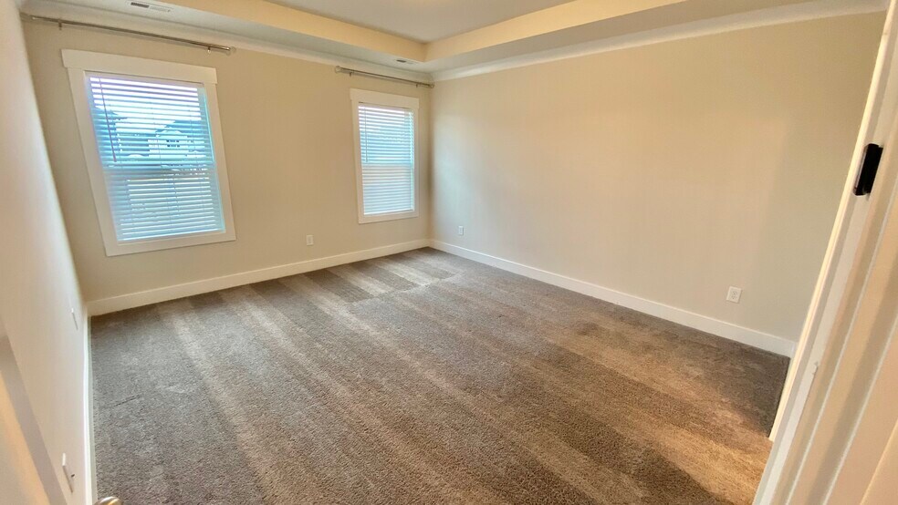 Master Bedroom - 178 Redcroft Dr