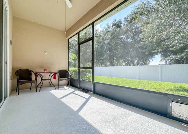 Building Photo - Furnished Rental in Golf Cart District!