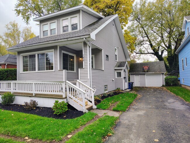 Building Photo - 186 Westfield Rd