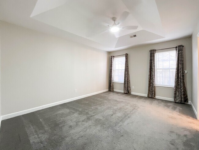 Building Photo - 7305 Rosehall Dr