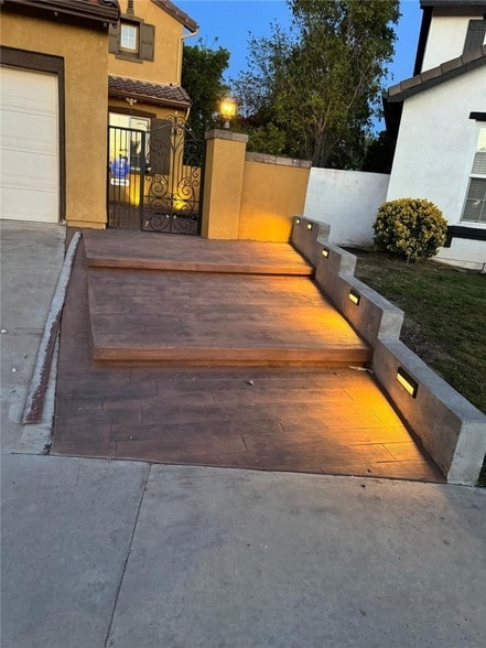 Building Photo - 7036 Sausalito Ave