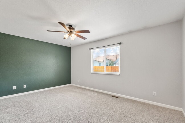 Building Photo - 5164 Fennel Dr