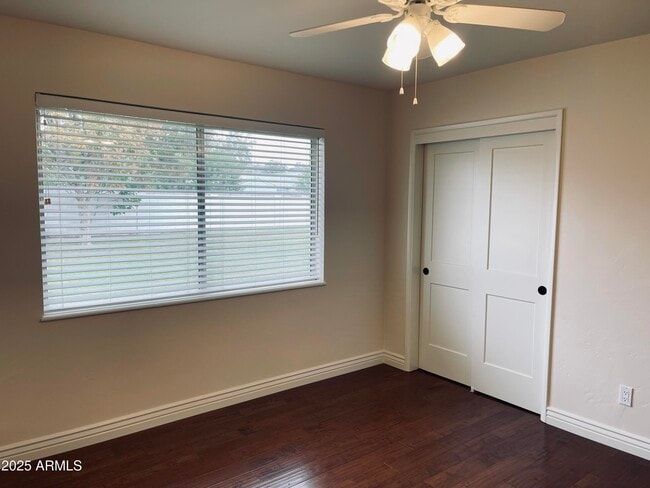 Building Photo - 4702 E Wilshire Dr