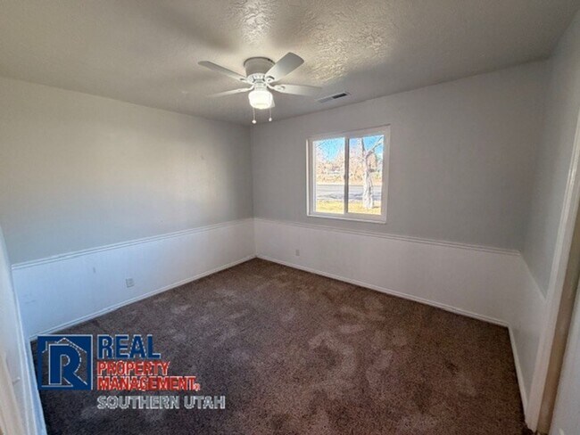 Building Photo - 2 bedroom downtown