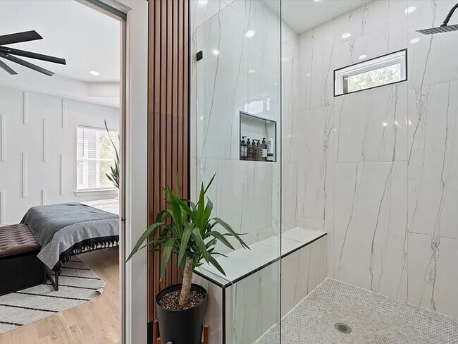 Building Photo - Fully Furnished 3BR Home