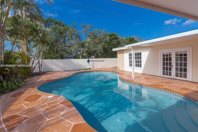 Building Photo - 5520 Hayes St