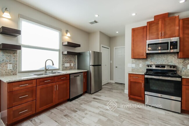 Building Photo - 321 Springwood Dr