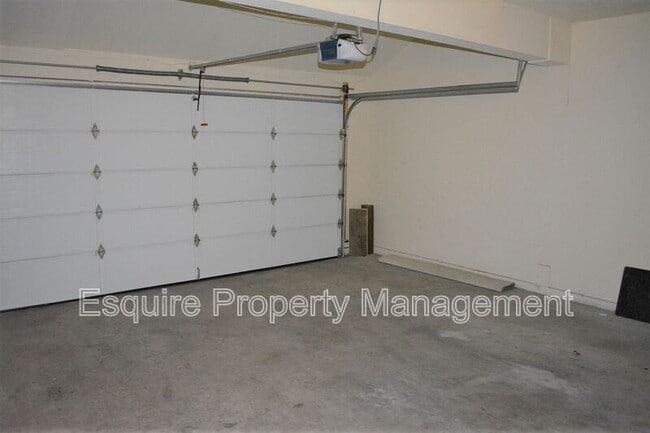 Building Photo - 468 Shelburne Ln