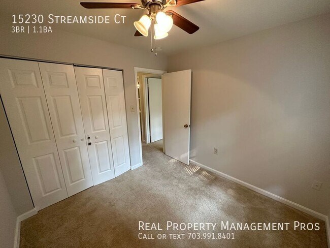 Building Photo - 15230 Streamside Ct