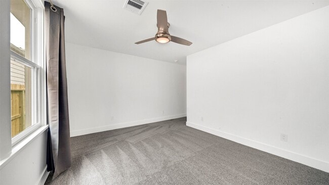 Building Photo - 129 E 31st 1/2 St