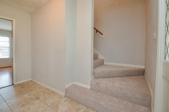 Building Photo - 14106 Locke Ln