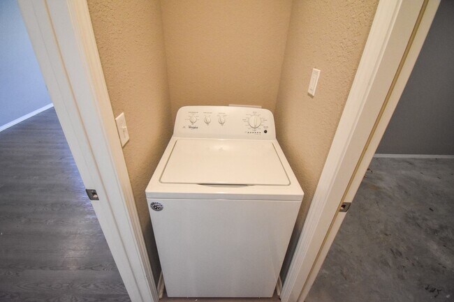 Building Photo - Nice 3 Bed/2 Bath Duplex in Prairie Grove