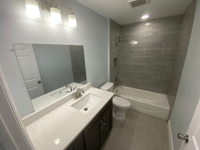Building Photo - Beautiful, Newer Constructed, Unfurnished, Family Friendly, ANNUAL LEASE In Summerfield