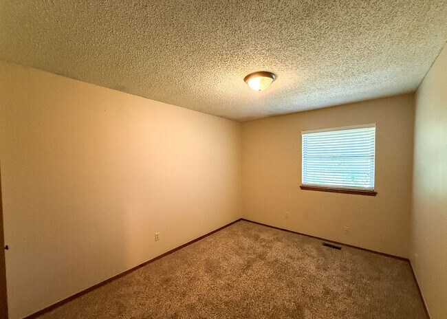 Building Photo - 101 Sahoma Terrace