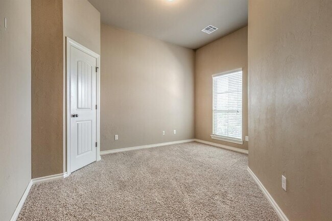 Building Photo - 15900 Cantera Creek Dr