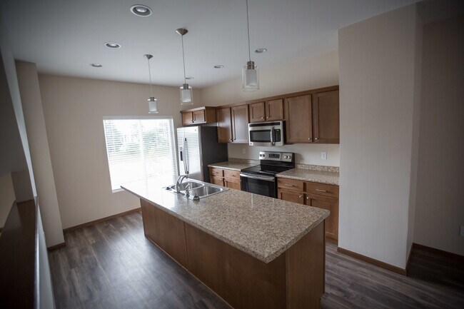 Building Photo - 2505 Walden Rd
