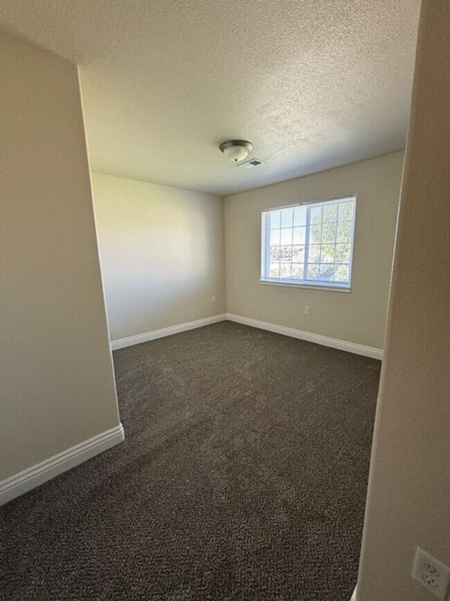 Building Photo - 115 Montalto Dr