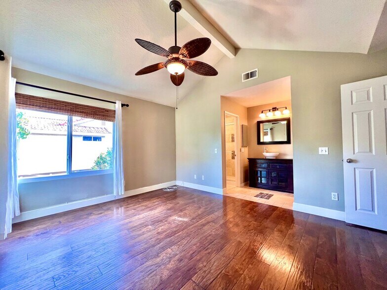 Building Photo - 28556 Rancho-Laguna