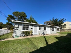 Building Photo - Charming Pacific Grove Duplex - Great for Military Student - Available July 1st