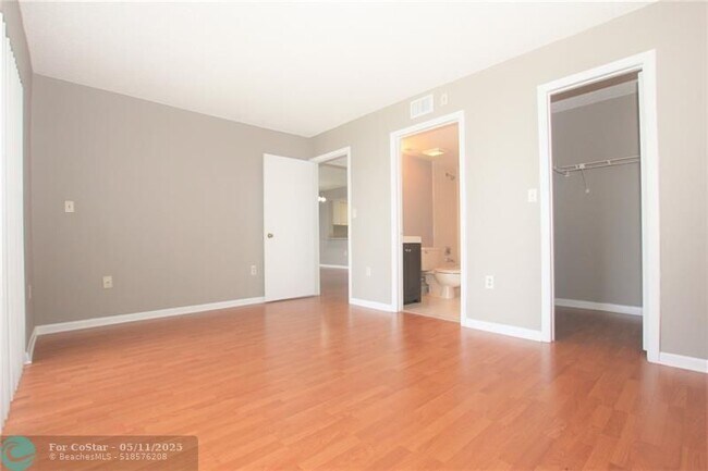 Building Photo - 5200 NW 31st Ave