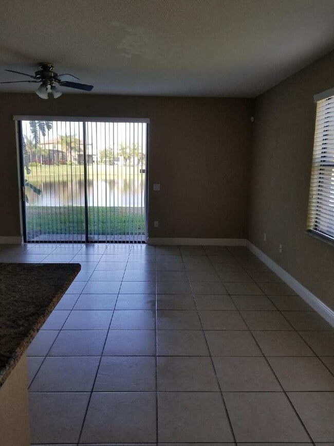 Building Photo - Lake Nona Townhome 3 Bed 2.5 Bath