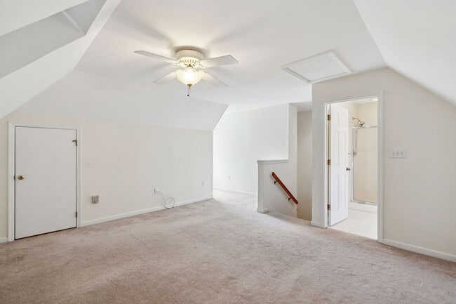 Building Photo - Downtown Charleston Waterfront Townhouse