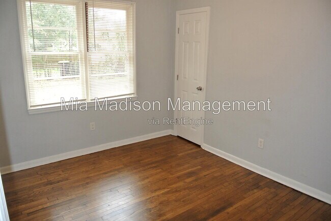 Building Photo - 310 Forrest Ave
