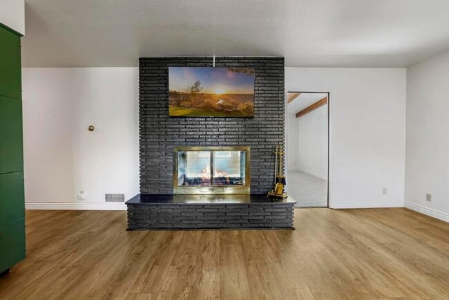 Building Photo - 216 Diana Dr