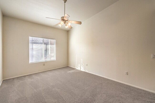 Building Photo - Lovely 3-Br Condo in a Guard Gated Community in the Southwest Area