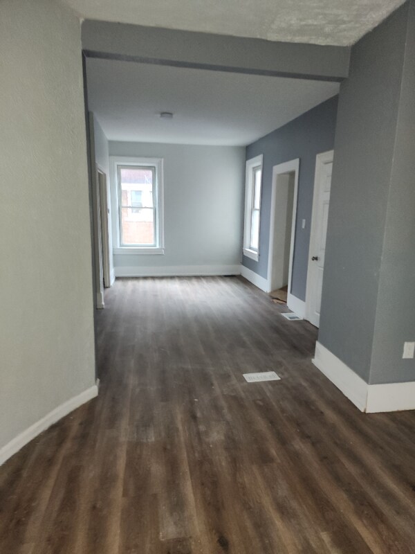 Building Photo - 118 E Archer Ave