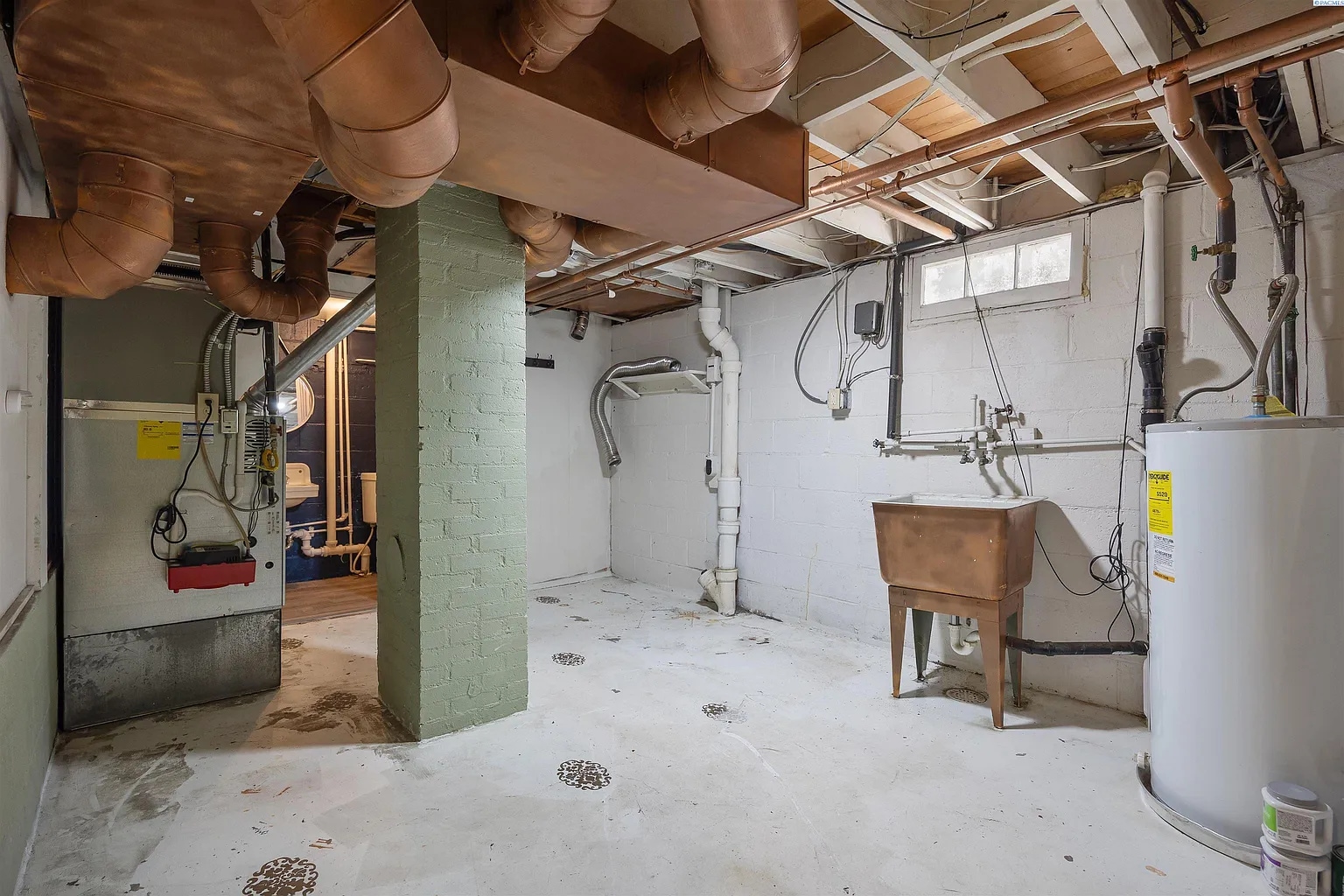Building Photo - 1207 Putnam St