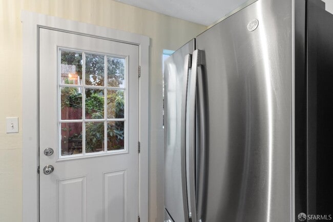 Building Photo - 689 43rd St