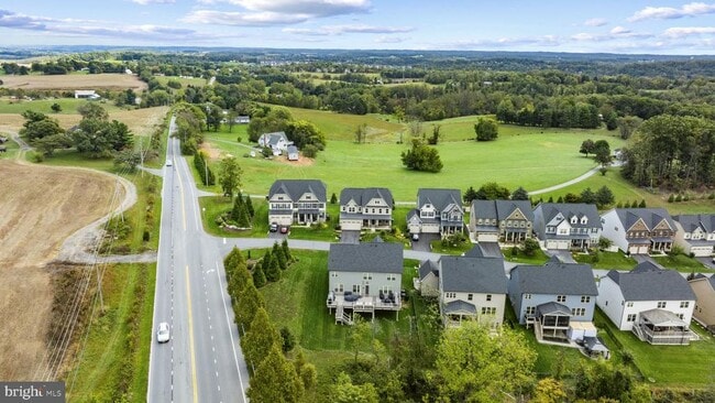 Building Photo - 7147 Starmount Ct