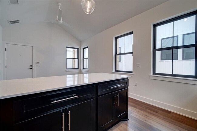 Building Photo - 4312 Tilley St