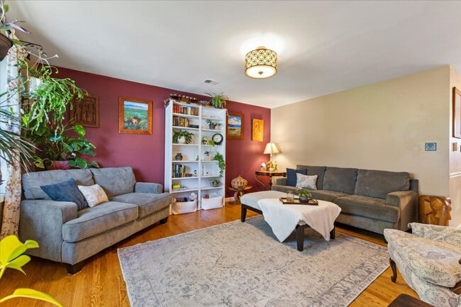 Building Photo - Beautiful Detached Home in Prime Salisbury...