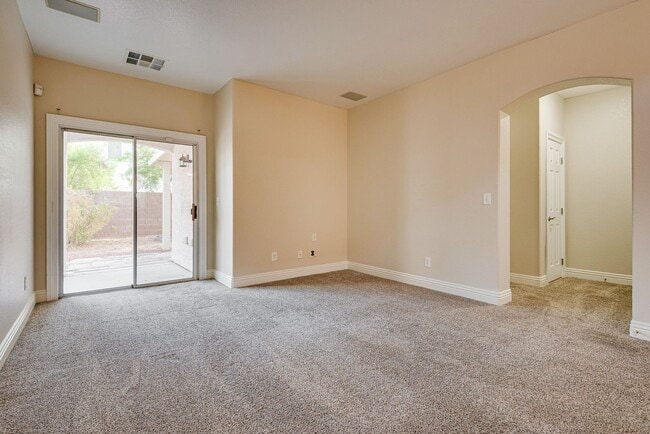 Building Photo - Spacious 3-Bedroom Home Featuring Downstai...