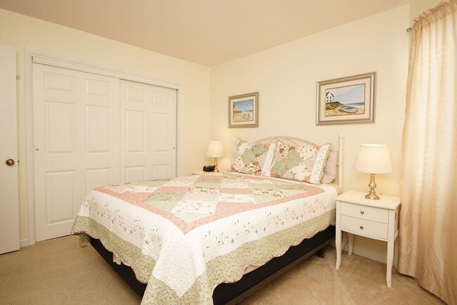 Building Photo - First Floor Condo in Bluewater Bay