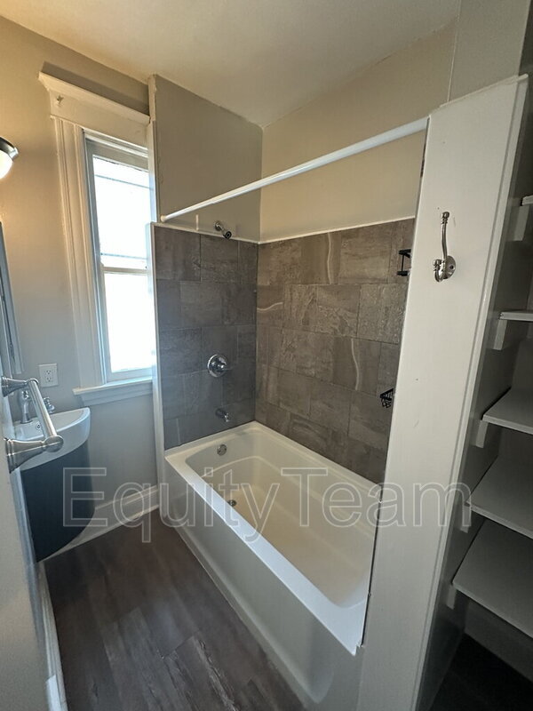 Building Photo - 2618 Ida Ave