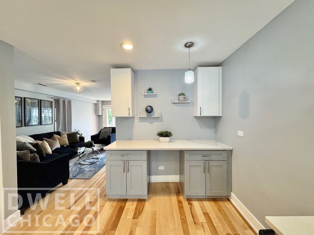 Building Photo - 2550 W Thomas St