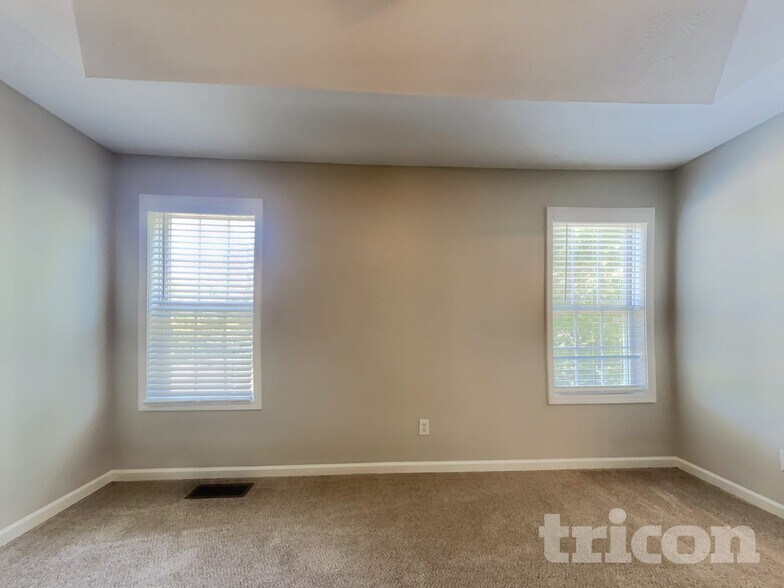 Building Photo - 15 Woodwind Dr