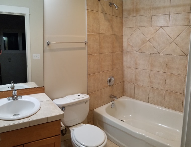 Building Photo - 1813 S Bush Pl