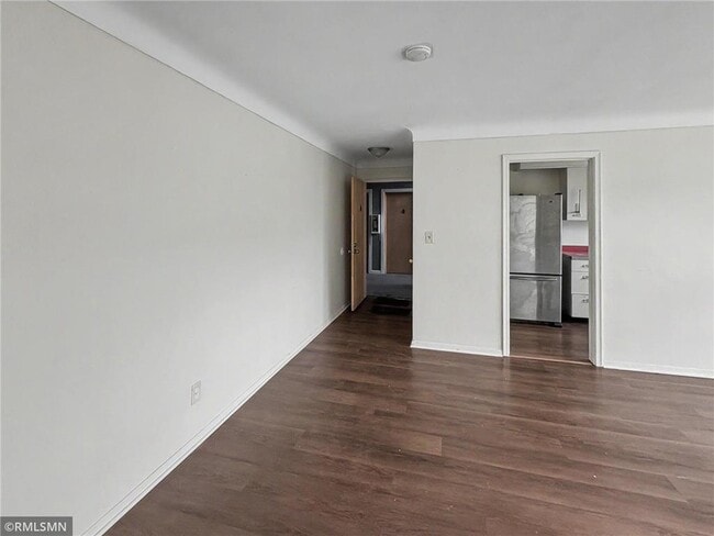 Building Photo - 97 Orme St E