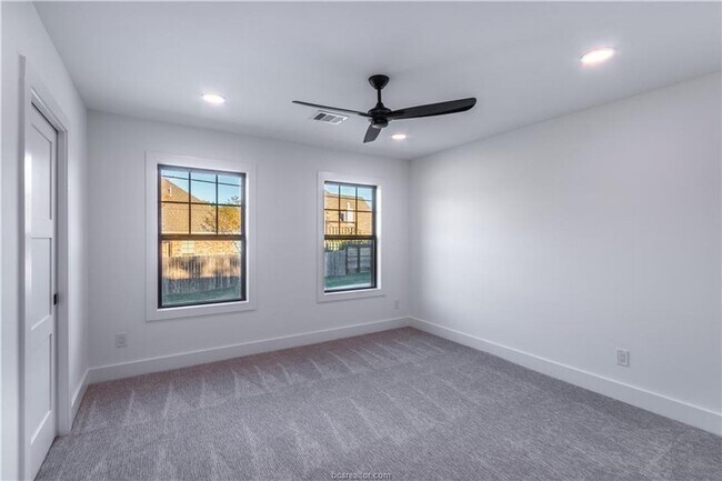 Building Photo - Historic District Gem! 4/3.5 Home Less tha...