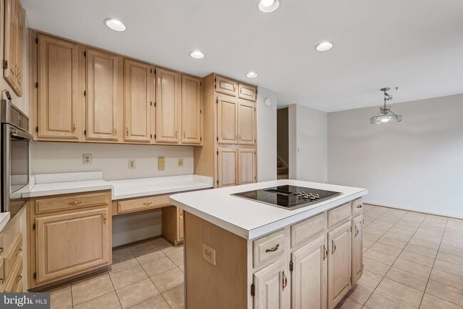Building Photo - 15831 Glacier Ct