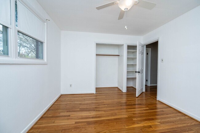 Building Photo - 3 Bedroom Home For Rent in Sandston VA With Detached Garage, Fenced Yard, and Lawn Care Included