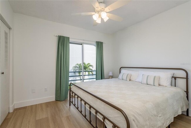 Building Photo - 320 ISLAND Way