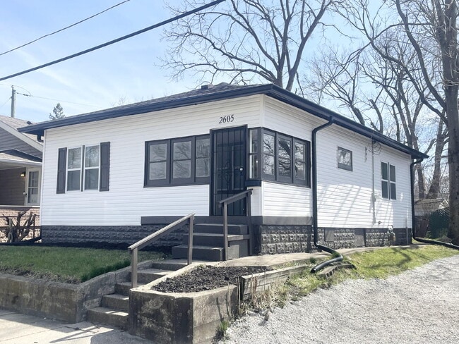 Building Photo - 3 Bedroom with Central AC